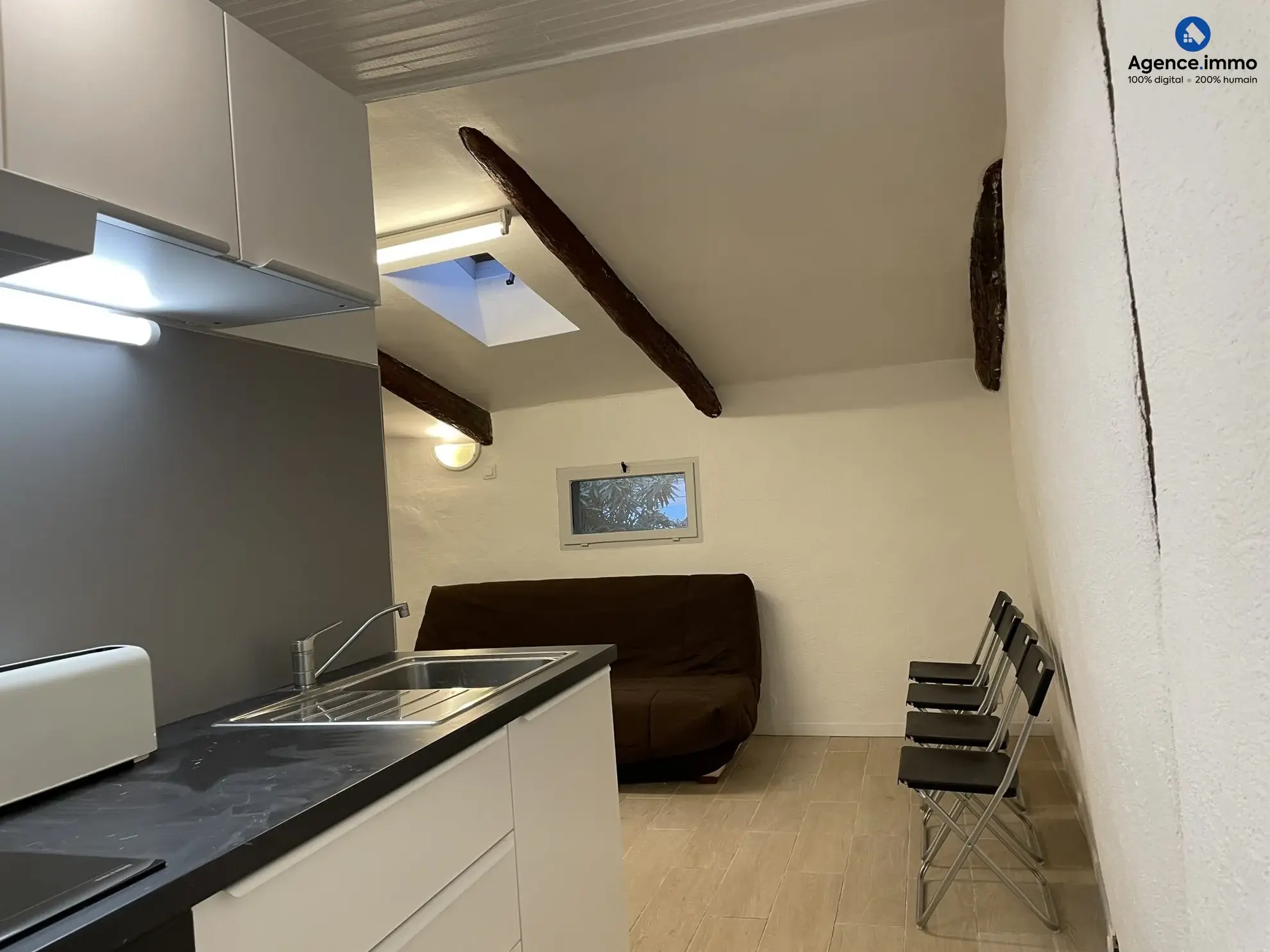 Cuisine_séjour_appartement_36m²_Béziers_centre_ville_5 Appartement T1 rénové 35,35 m² à Béziers - Dernier étage avec vue 