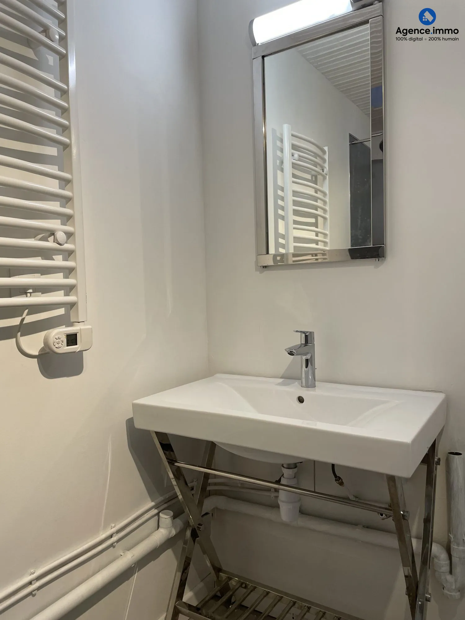 Salle_d_eau_appartement_36m²_Béziers_centre_ville Appartement T1 rénové 35,35 m² à Béziers - Dernier étage avec vue 