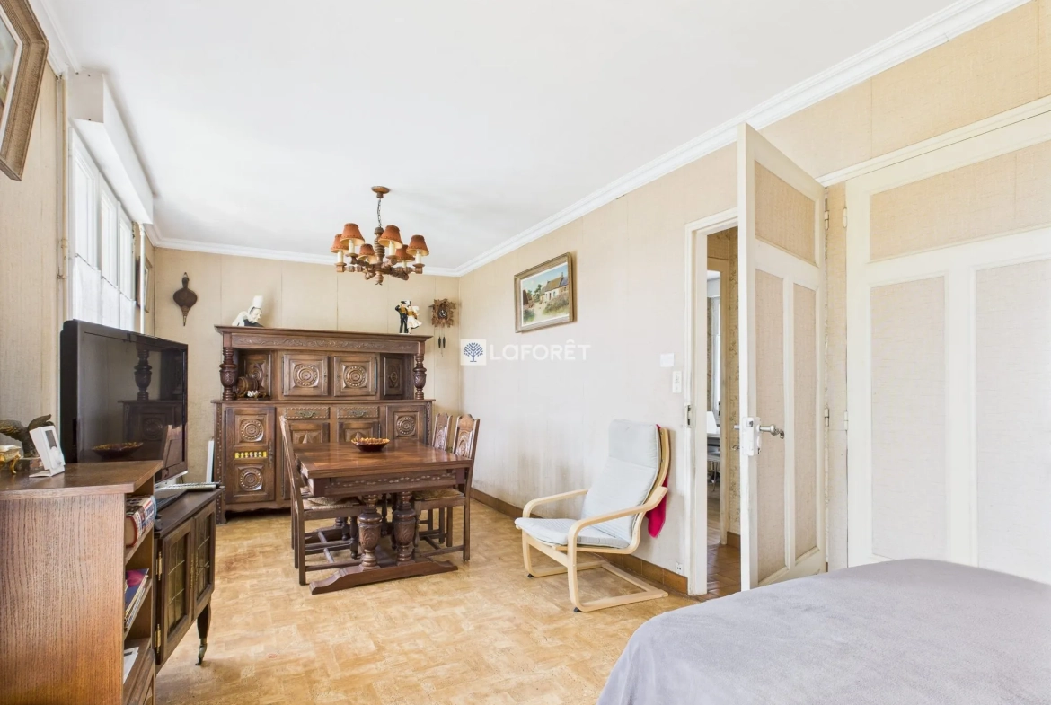 Maison à rénover à Quimper avec garage et jardin, 3 chambres, Terrain de 485 m² 