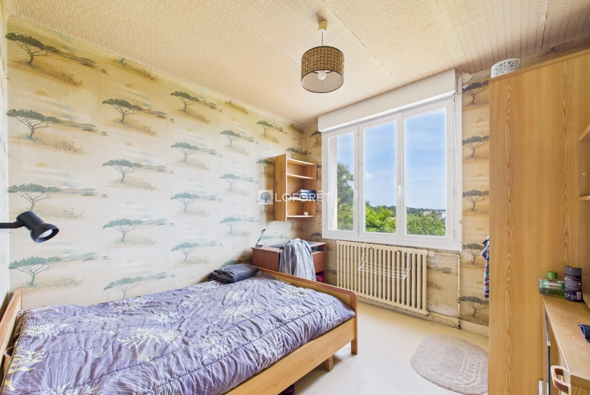 Maison à rénover à Quimper avec garage et jardin, 3 chambres, Terrain de 485 m² 
