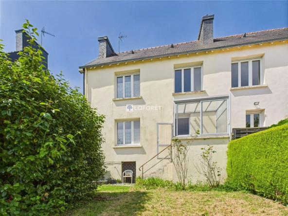 Maison à rénover à Quimper avec garage et jardin, 3 chambres, Terrain de 485 m²