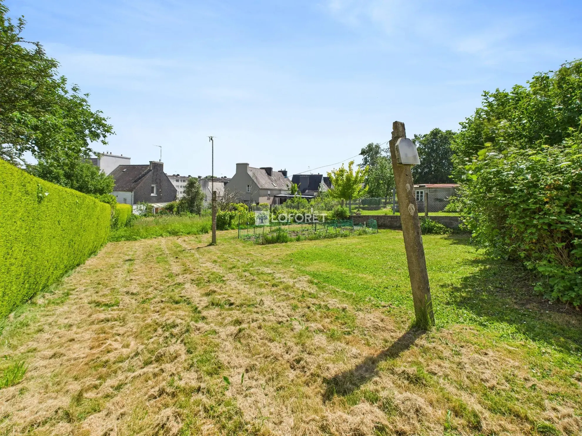 Maison à rénover à Quimper avec garage et jardin, 3 chambres, Terrain de 485 m² 