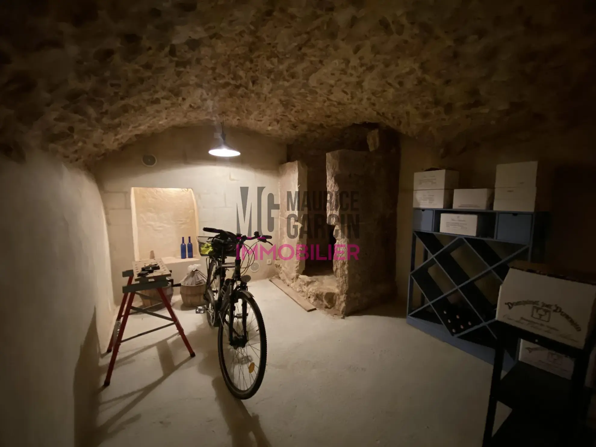 Maison de village à Beaumes de Venise avec cave et luminosité authentique 