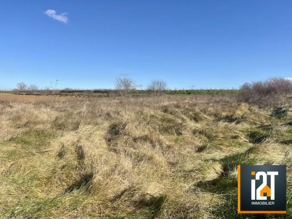 Terrain agricole à vendre à Sainte-Anastasie - 1300 m² non clôturé et non viabilisé
