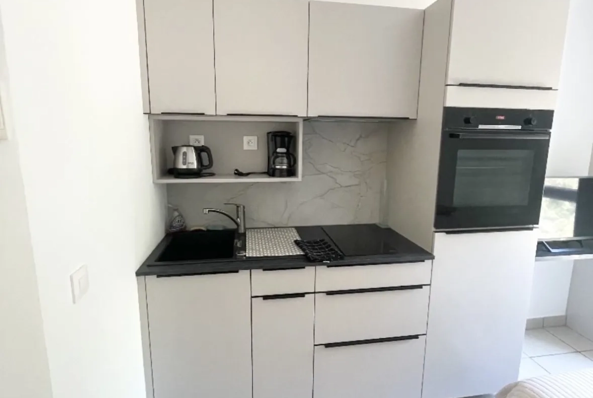 STUDIO AIX 2 Studio meublé à vendre à Aix-en-Provence, proche centre et commerces 