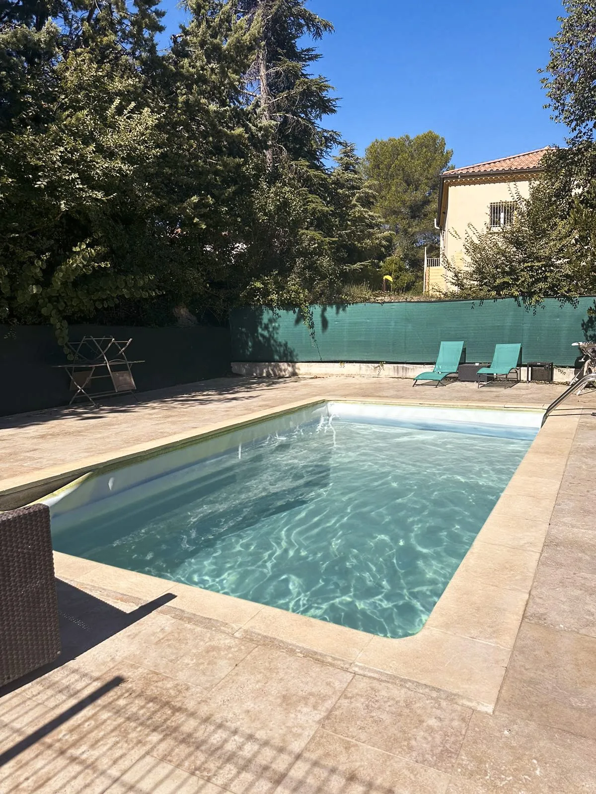 Studio meublé à vendre à Aix-en-Provence, proche centre et commerces 