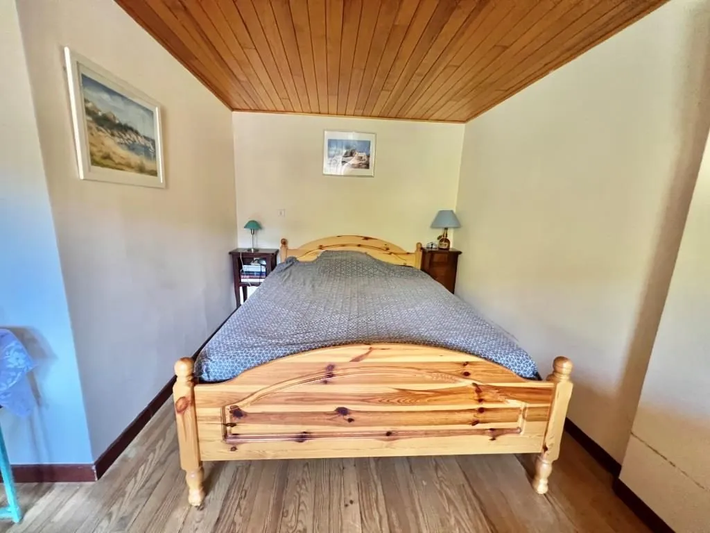 Maison avec jardin, terrasse et vue panoramique près du Mont Lozère 