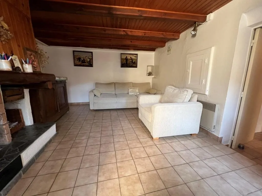 Maison avec jardin, terrasse et vue panoramique près du Mont Lozère 