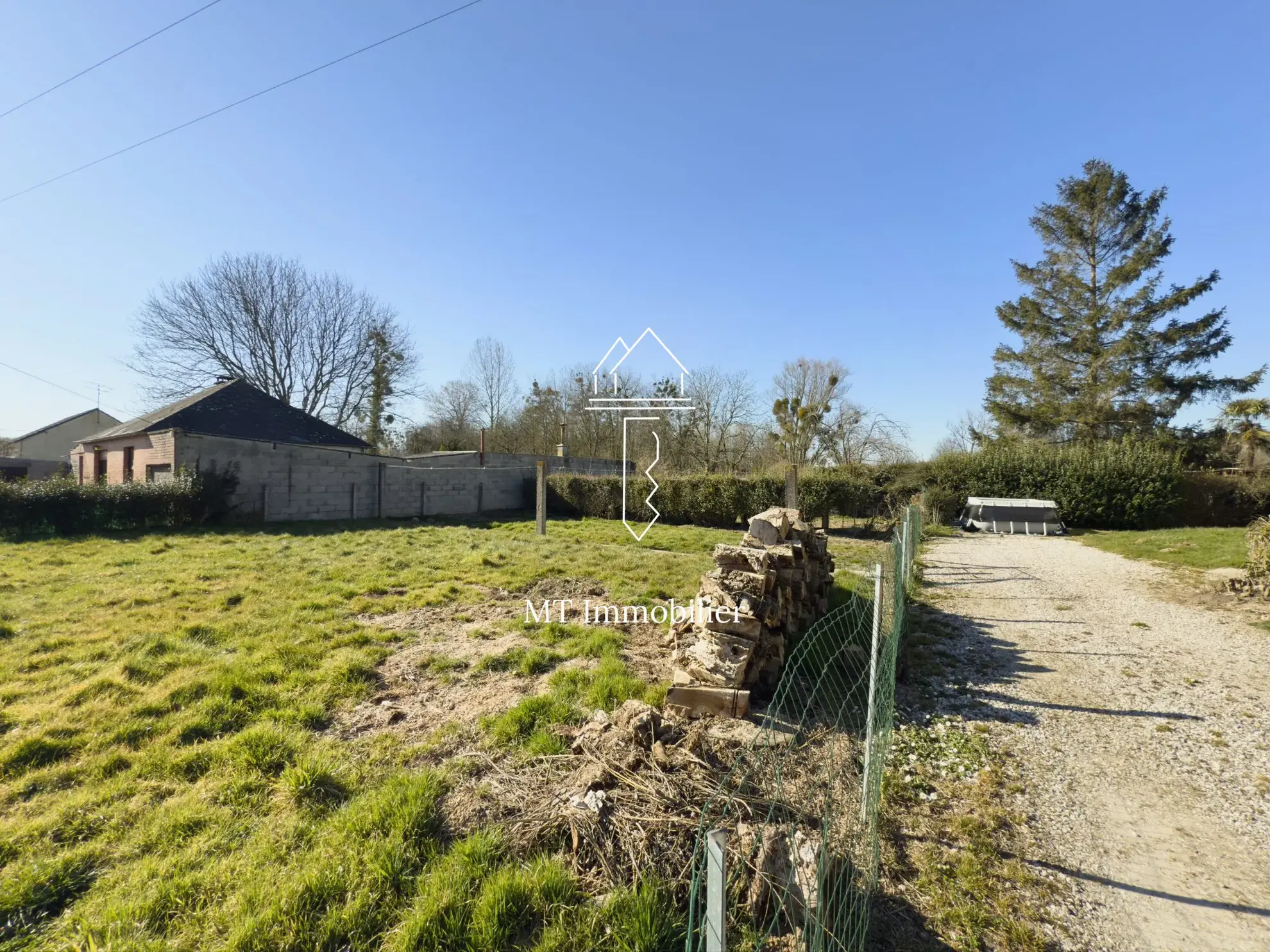 Maison de plain-pied à vendre à Beaurainville avec grand terrain et cave 