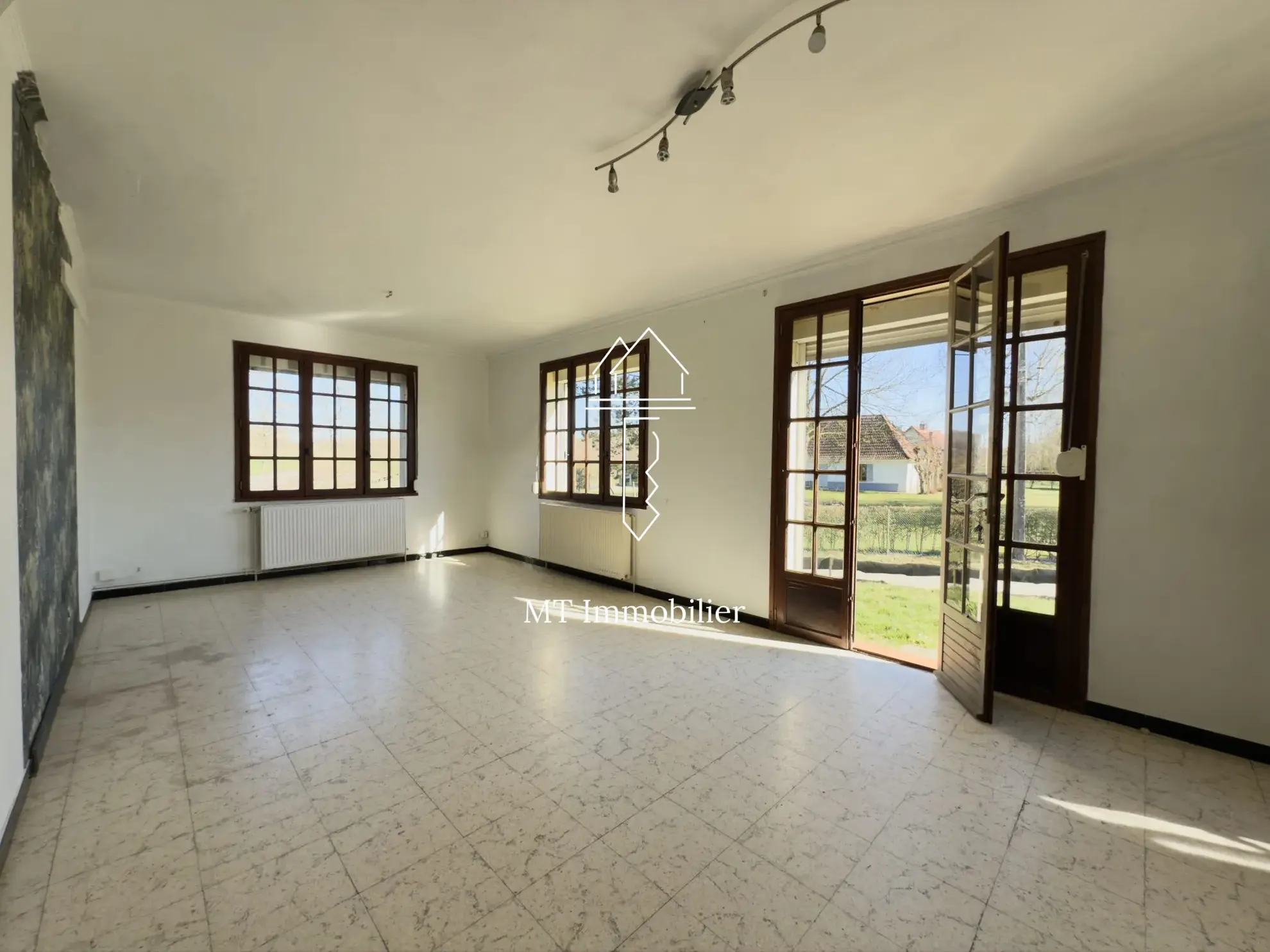 Maison de plain-pied à vendre à Beaurainville avec grand terrain et cave 