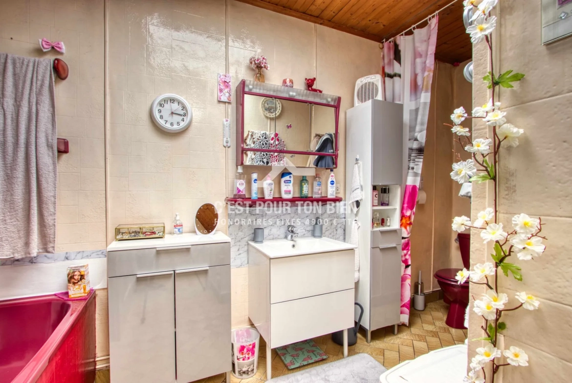 Maison 3 chambres avec jardin à Hellemmes-Lille, proche commodités 