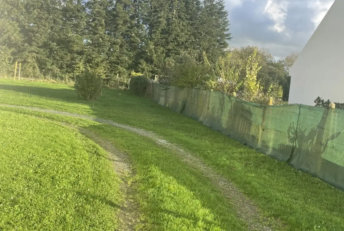 Terrain constructible à Guenrouet de 700 m², VIABILISÉ, AU CALME 