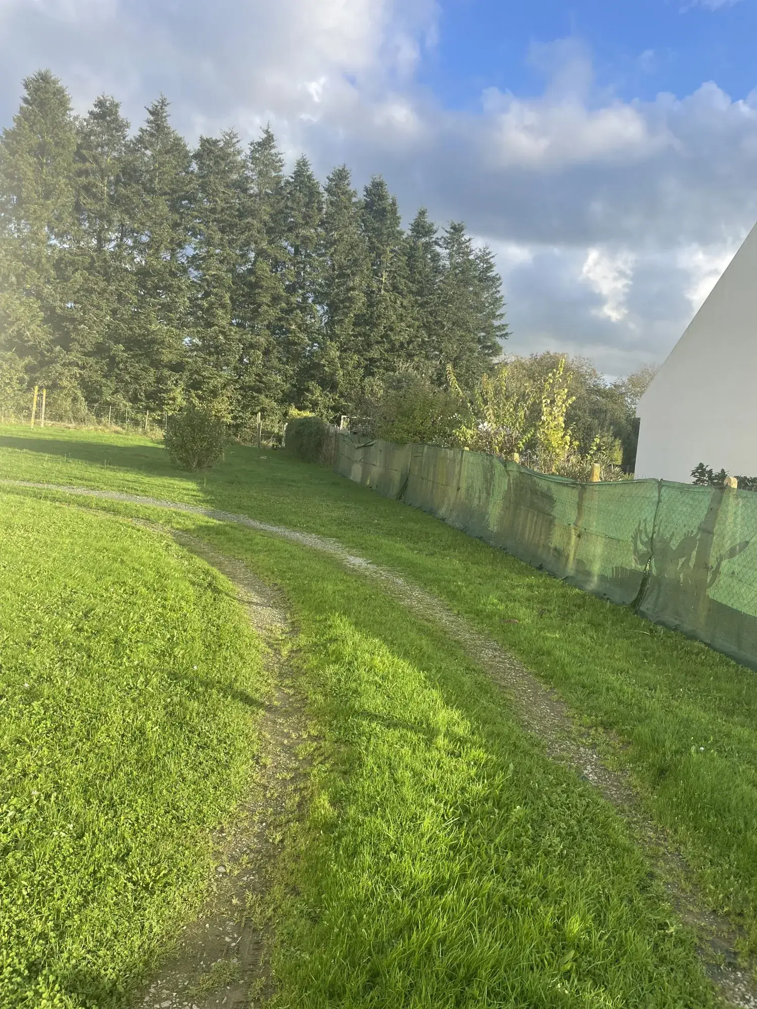 Terrain constructible à Guenrouet de 700 m², VIABILISÉ, AU CALME 