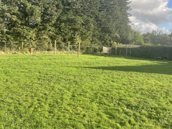 Terrain constructible à Guenrouet de 700 m², VIABILISÉ, AU CALME