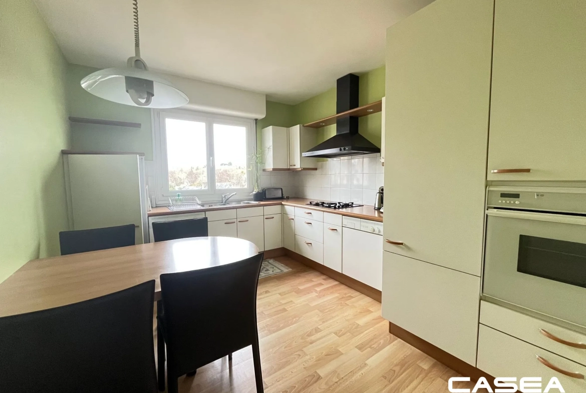 Appartement 2 pièces avec garage et balcon plein sud à Quimper 
