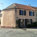 Maison à vendre à Dourdan avec jardin, 3 chambres, proche Paris