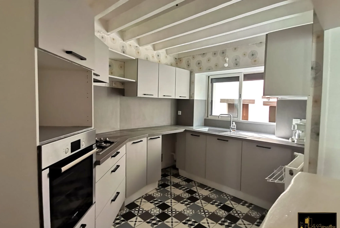 Maison à vendre à Dourdan avec jardin, 3 chambres, proche Paris 