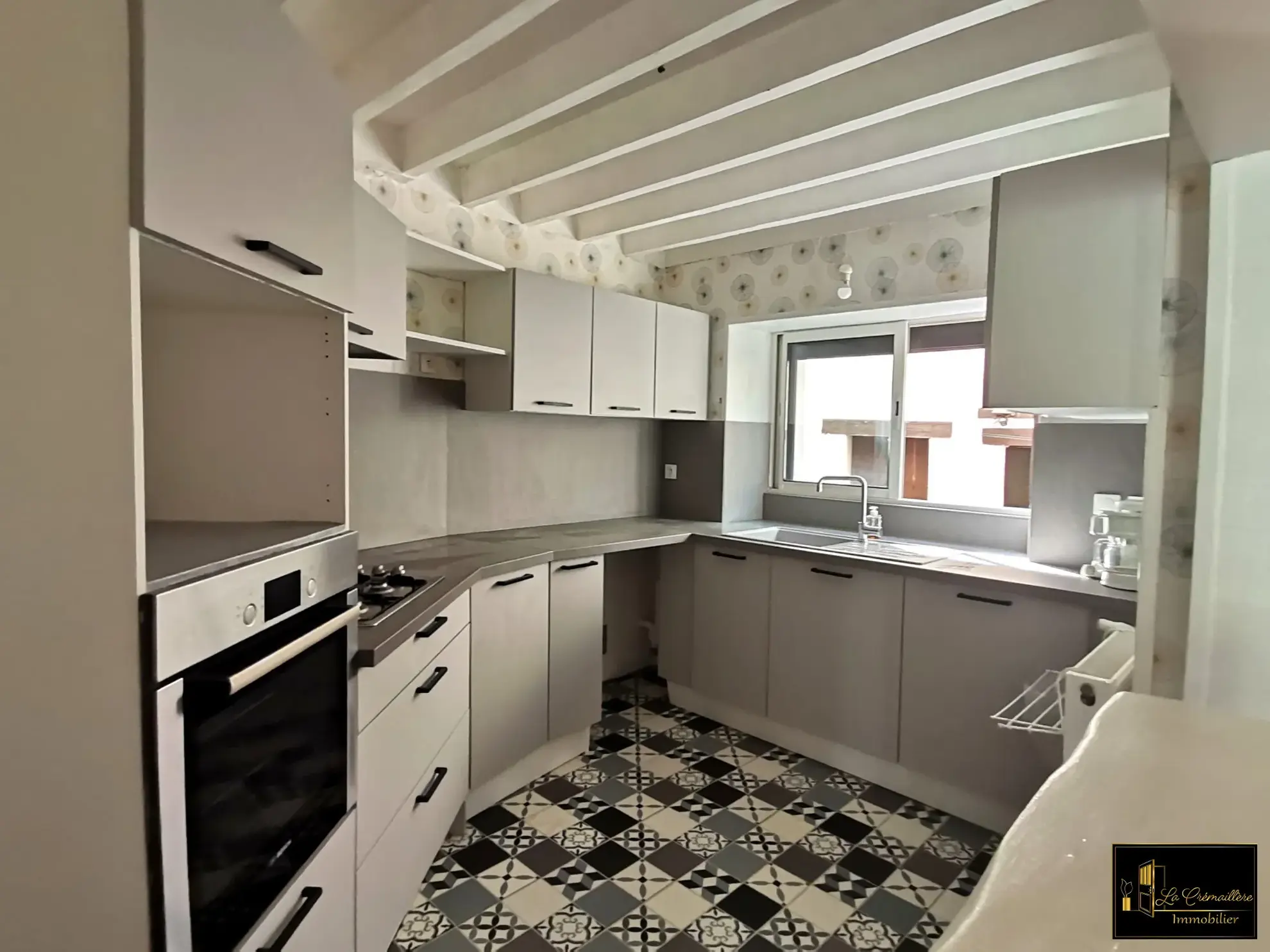Maison à vendre à Dourdan avec jardin, 3 chambres, proche Paris 