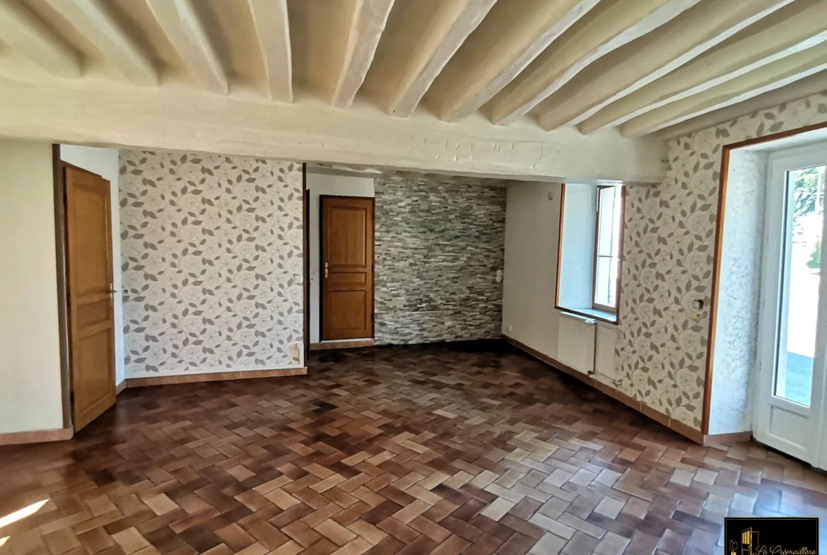 Maison à vendre à Dourdan avec jardin, 3 chambres, proche Paris 