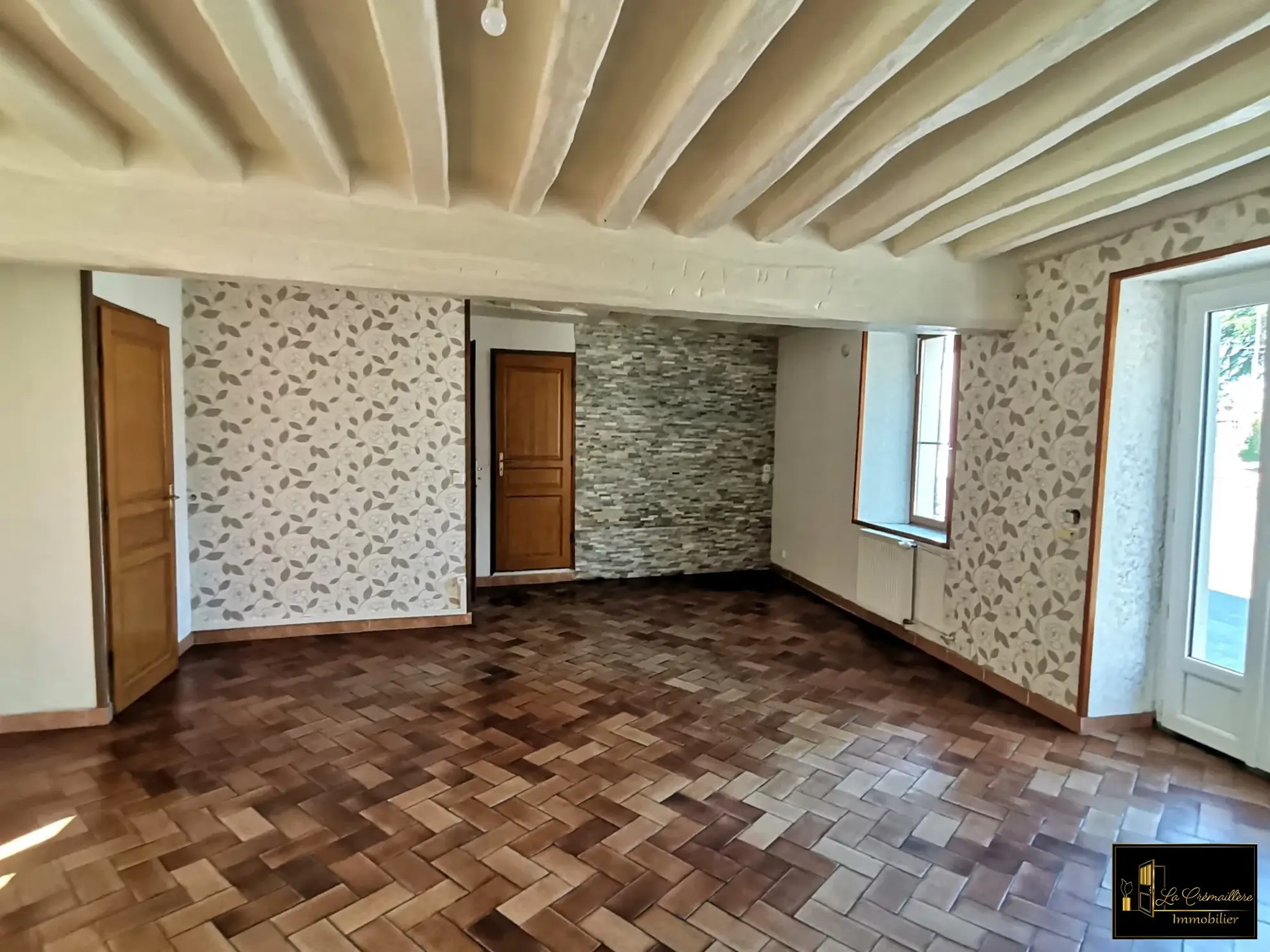 Maison à vendre à Dourdan avec jardin, 3 chambres, proche Paris 