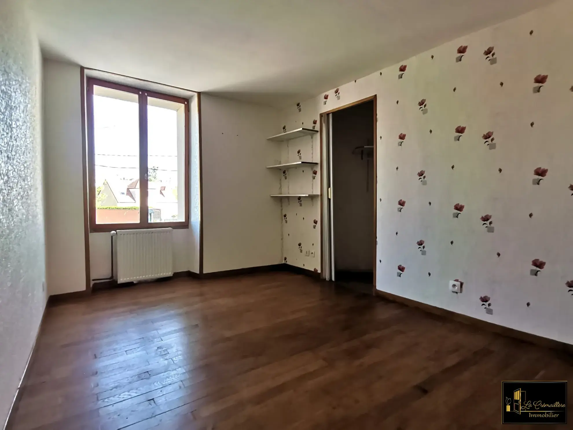 Maison à vendre à Dourdan avec jardin, 3 chambres, proche Paris 