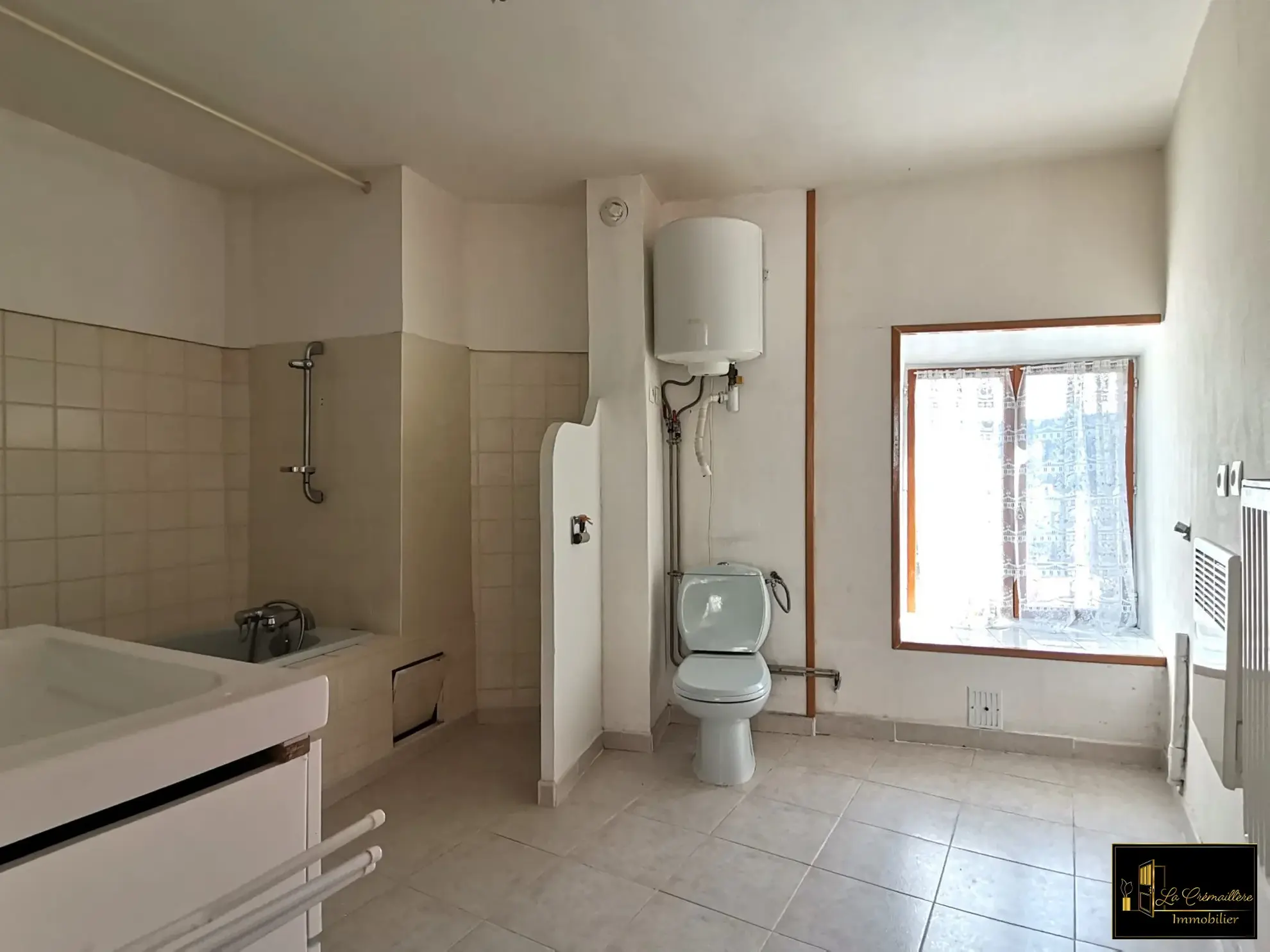 Maison à vendre à Dourdan avec jardin, 3 chambres, proche Paris 