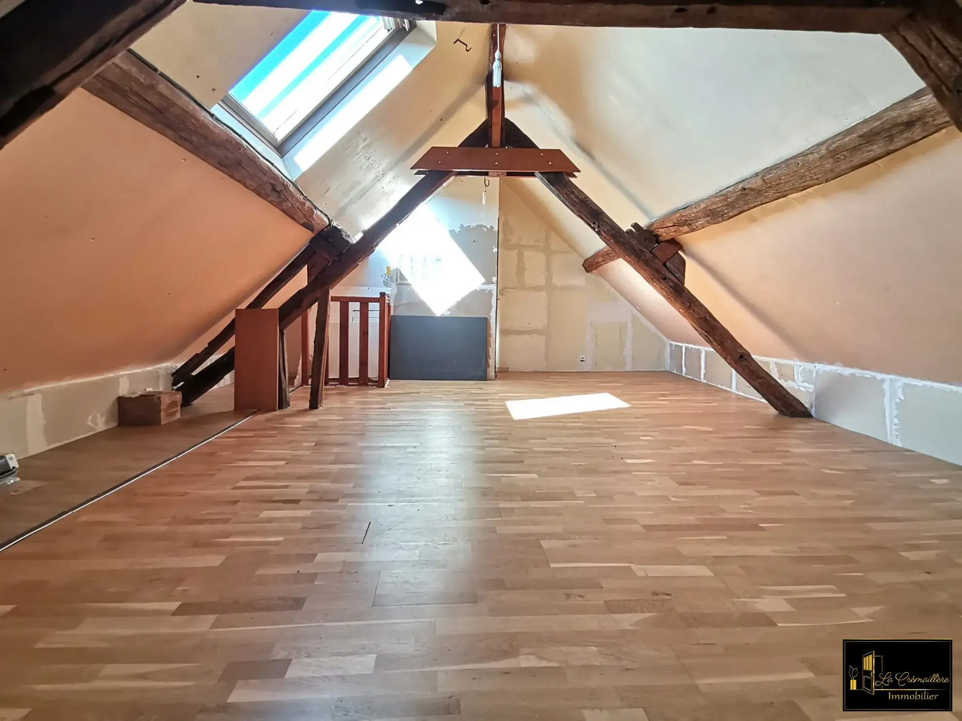Maison à vendre à Dourdan avec jardin, 3 chambres, proche Paris 