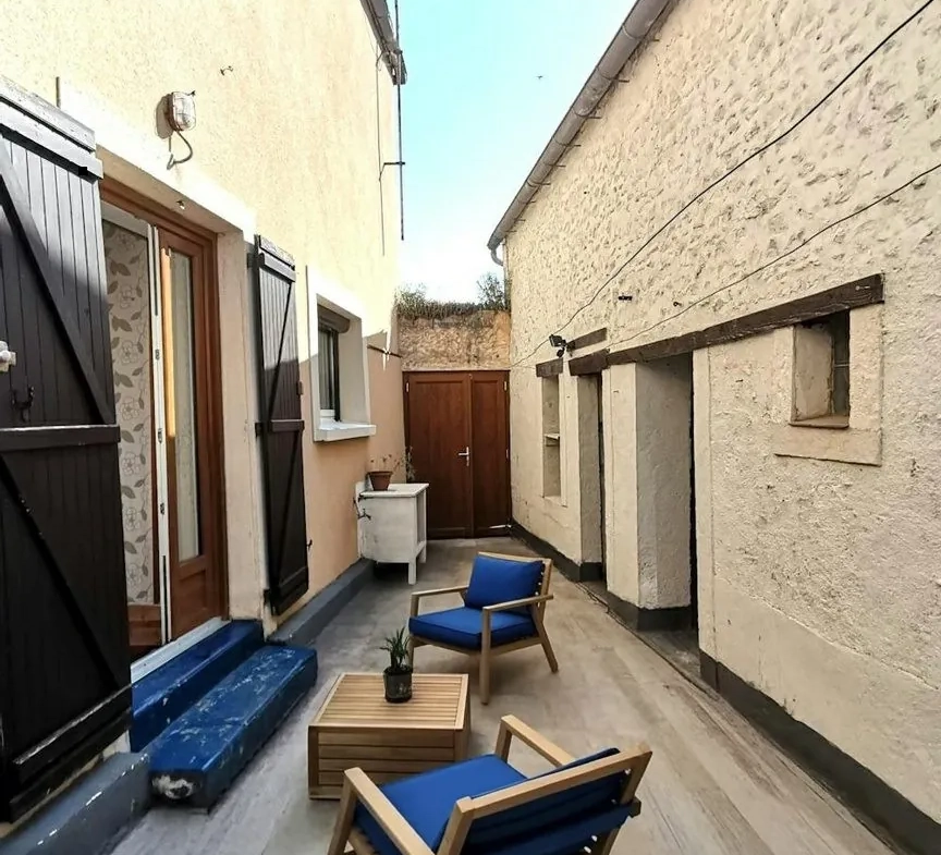 Maison à vendre à Dourdan avec jardin, 3 chambres, proche Paris 