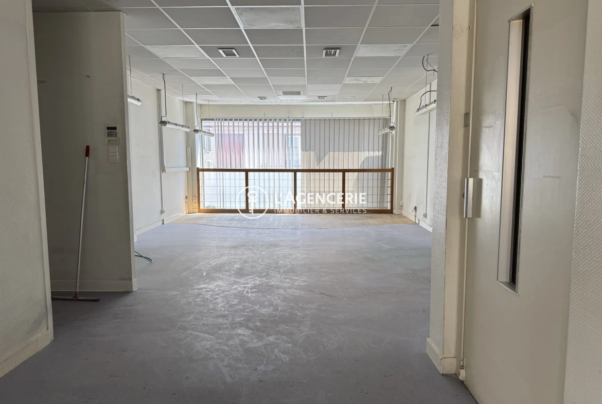 Immeuble professionnel à vendre au centre-ville d'Albi, 135 m² 