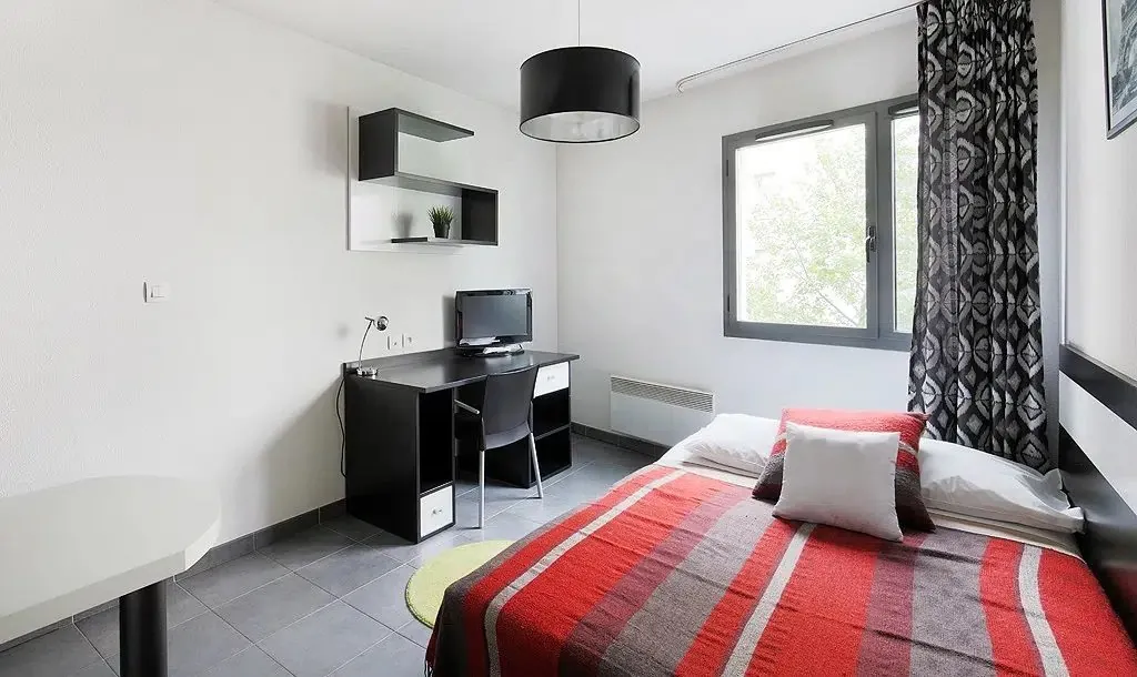 Investissez dans un Studio à Lyon 7ème dans Résidence Sécurisée avec Bail Commercial 