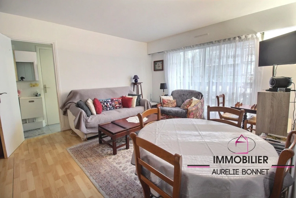 Bel appartement T1/T2 à Deauville avec parking et cave, proximité plage