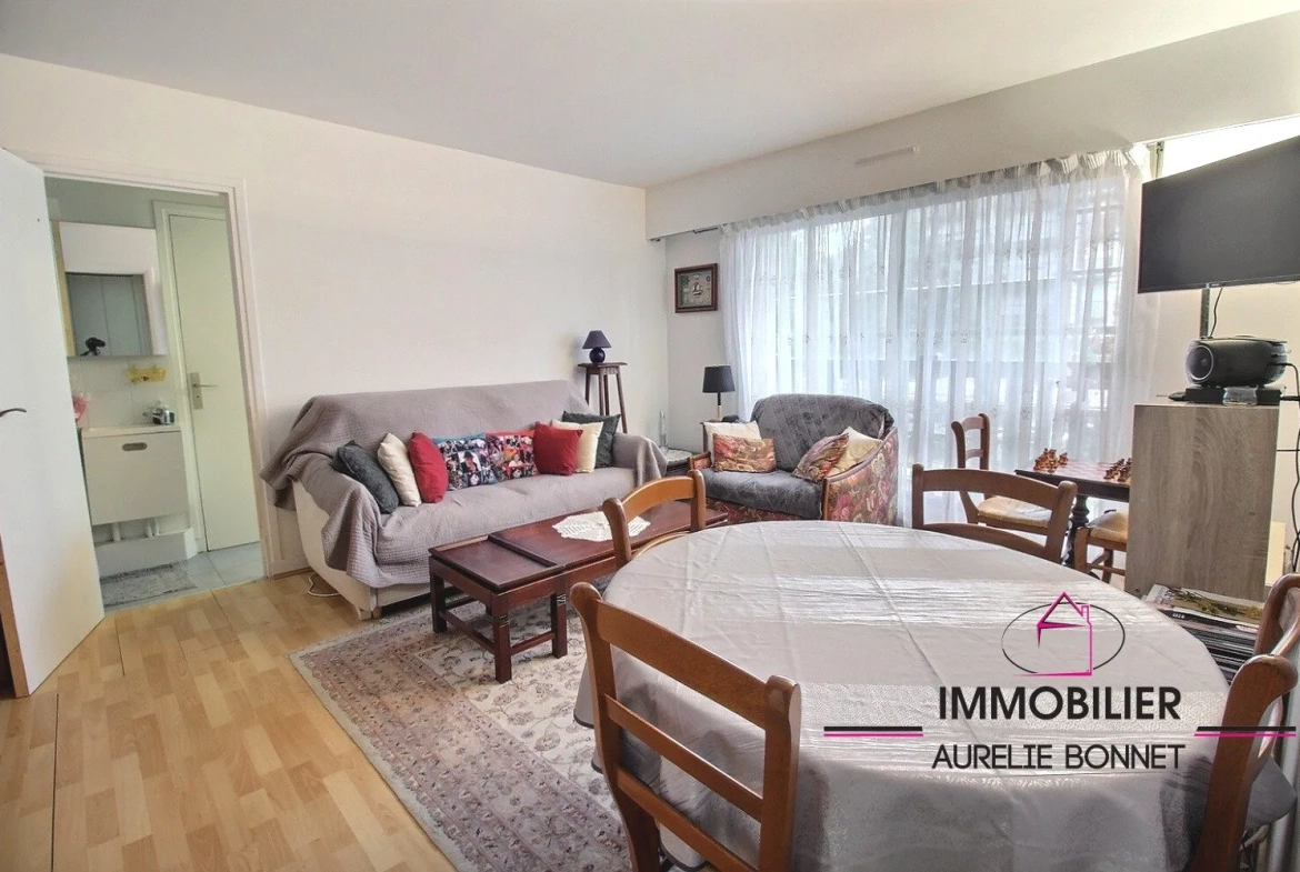 Bel appartement T1/T2 à Deauville avec parking et cave, proximité plage 