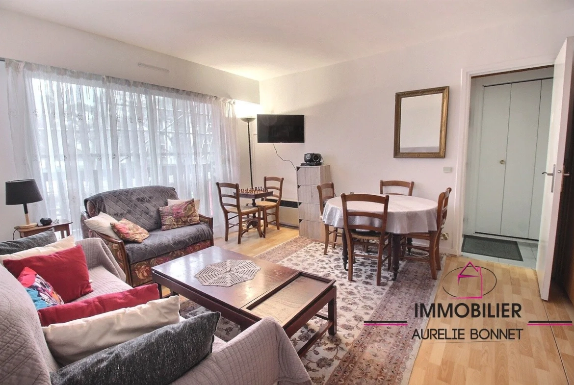 Bel appartement T1/T2 à Deauville avec parking et cave, proximité plage 