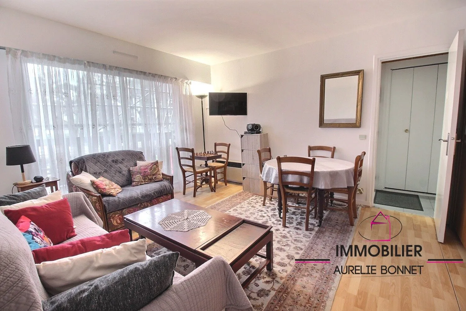 Bel appartement T1/T2 à Deauville avec parking et cave, proximité plage 