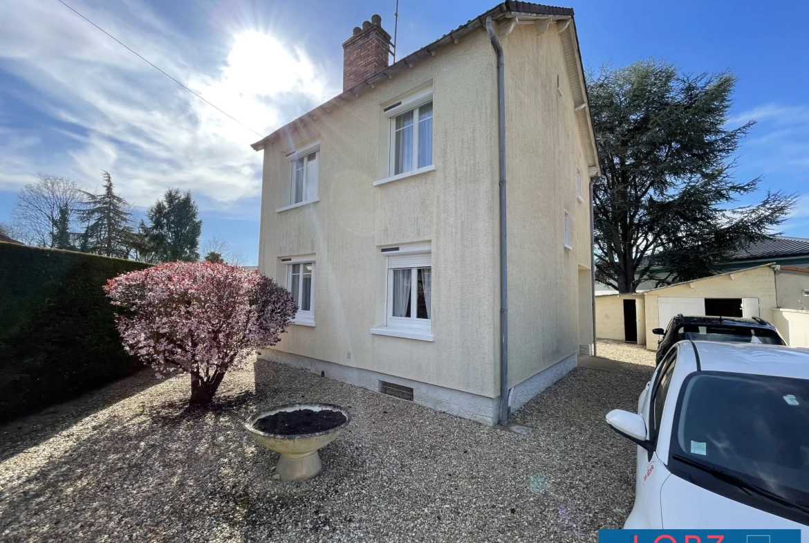 Maison 4 pièces à vendre à Bourges avec cave et jardin 