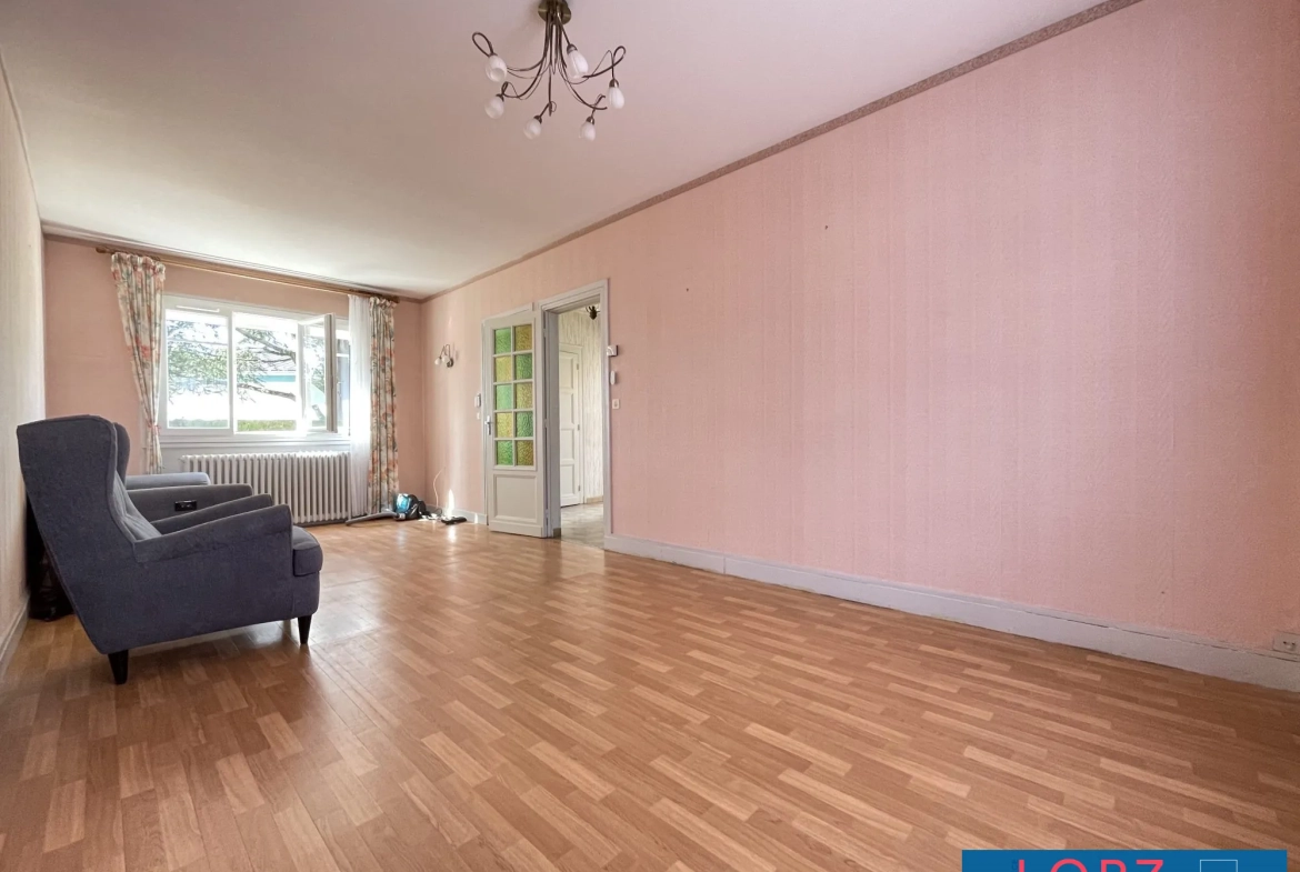 Maison 4 pièces à vendre à Bourges avec cave et jardin 
