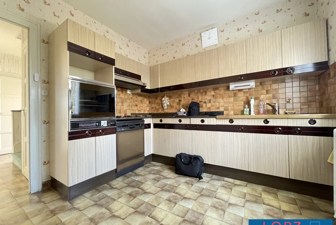 Maison 4 pièces à vendre à Bourges avec cave et jardin 