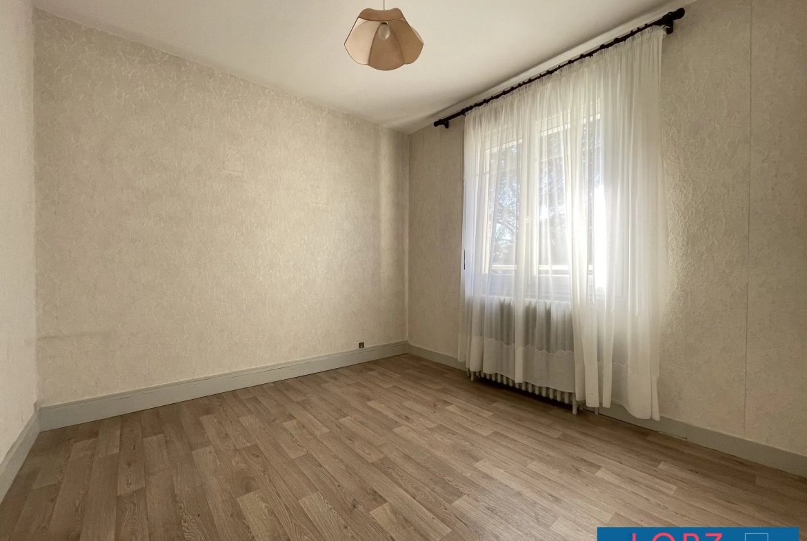 Maison 4 pièces à vendre à Bourges avec cave et jardin 