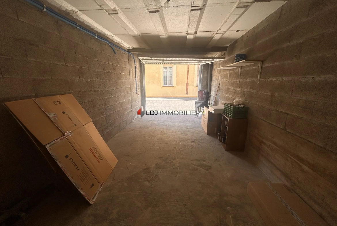 Garage 21,3 m² avec eau et électricité à Argelès-sur-Mer 