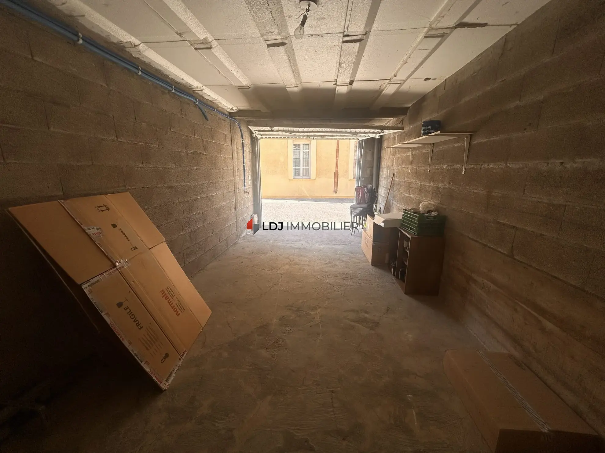 Garage 21,3 m² avec eau et électricité à Argelès-sur-Mer 