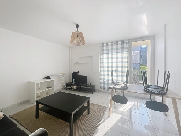 Investissez dans un appartement T4 rénové avec balcon et cave à Saint-Brieuc