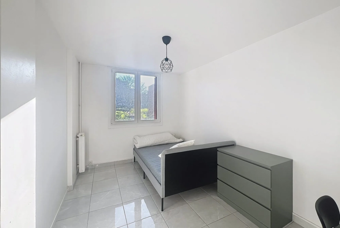 Investissez dans un appartement T4 rénové avec balcon et cave à Saint-Brieuc 