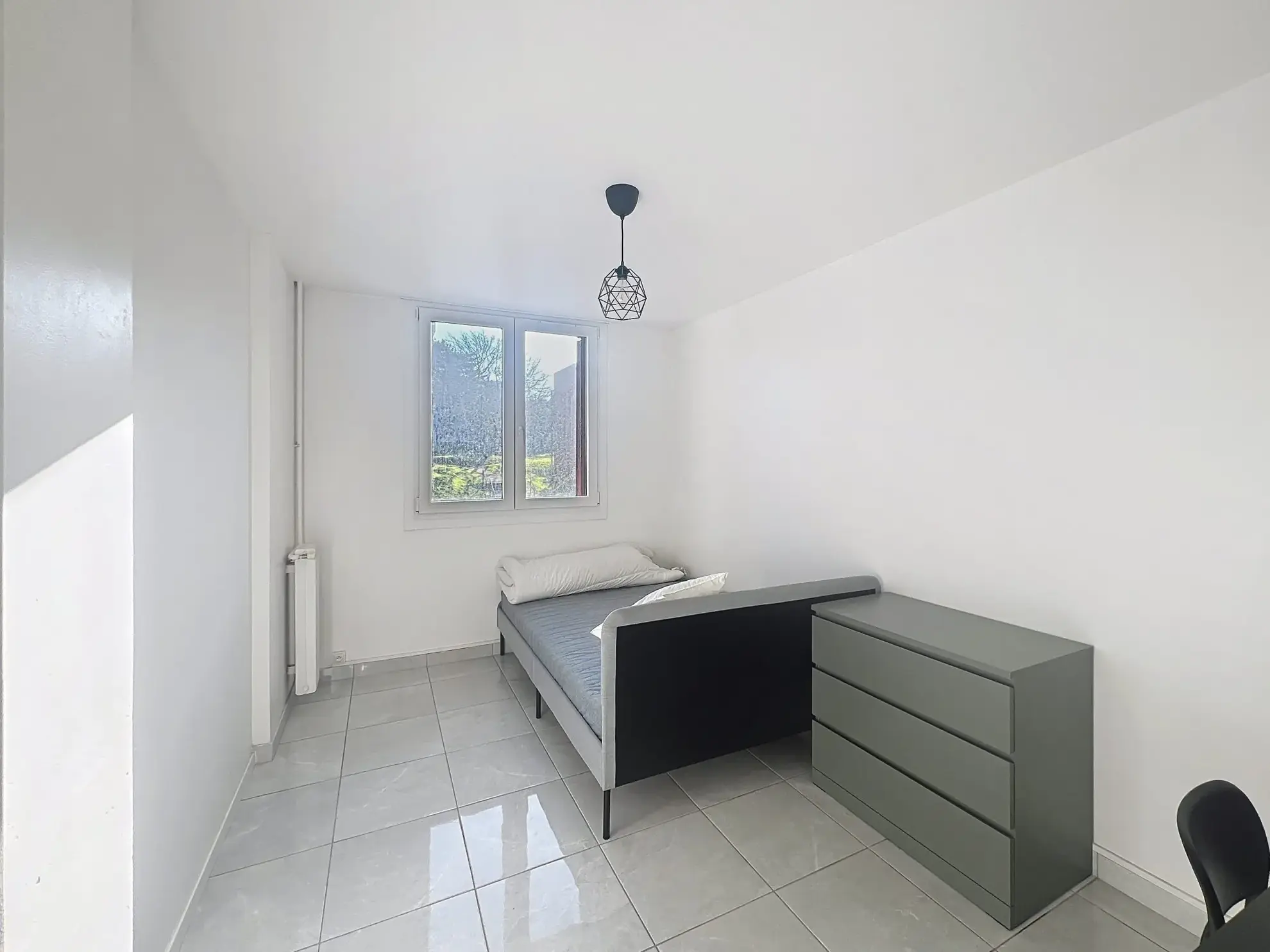 Investissez dans un appartement T4 rénové avec balcon et cave à Saint-Brieuc 