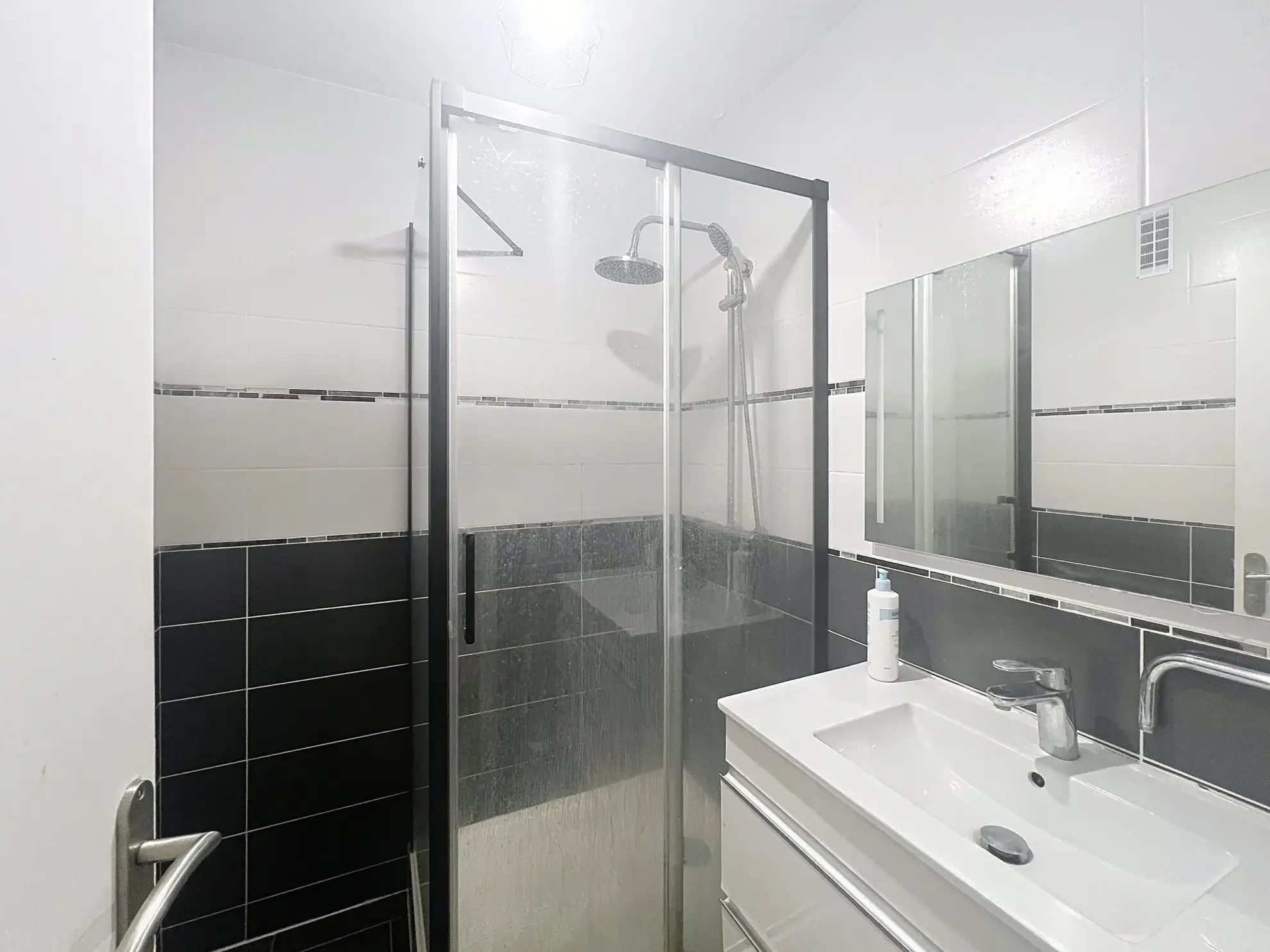 Investissez dans un appartement T4 rénové avec balcon et cave à Saint-Brieuc 