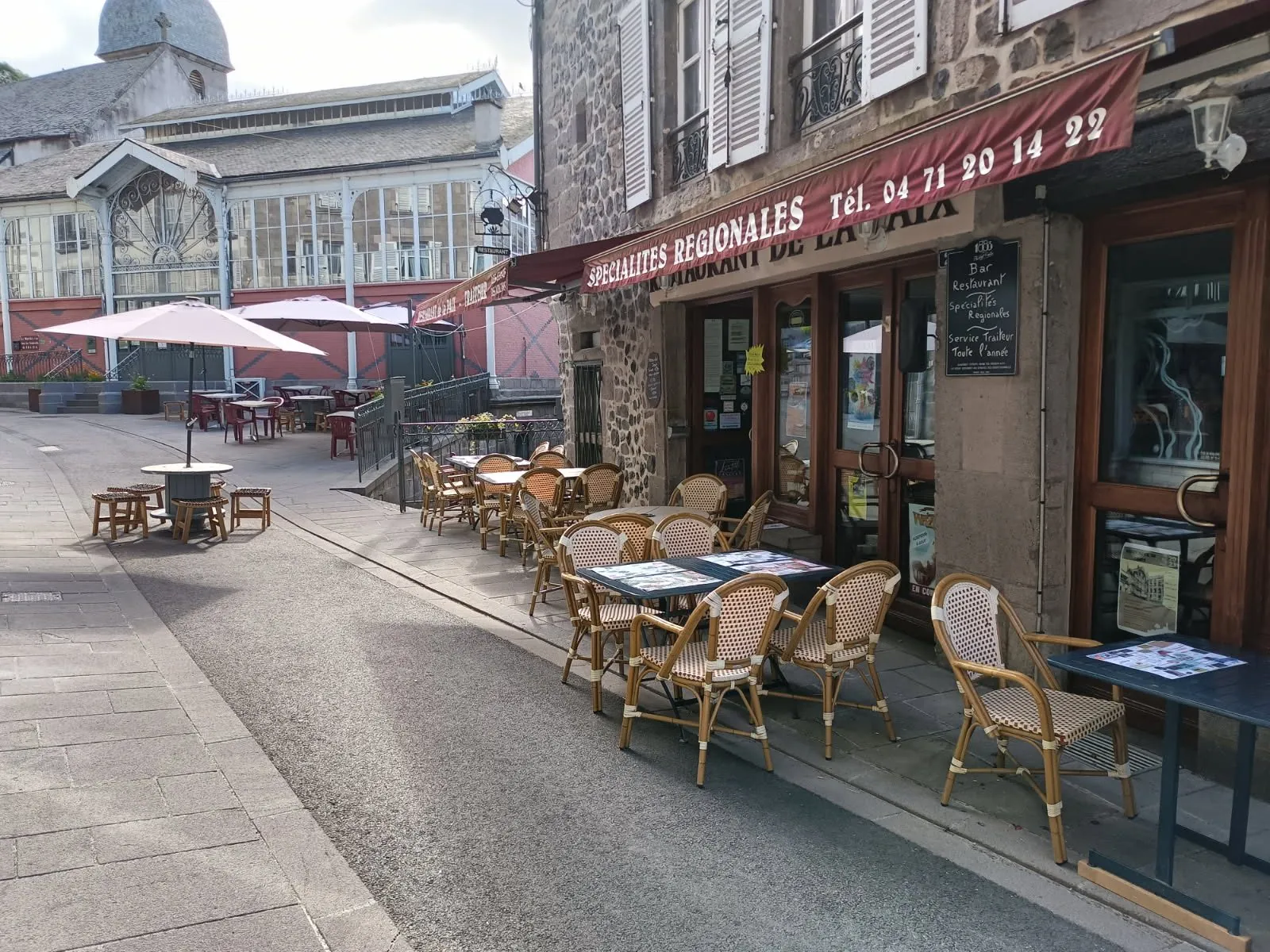 Fonds de commerce bar-restaurant avec logement à Murat, Cantal - Affaire à saisir 