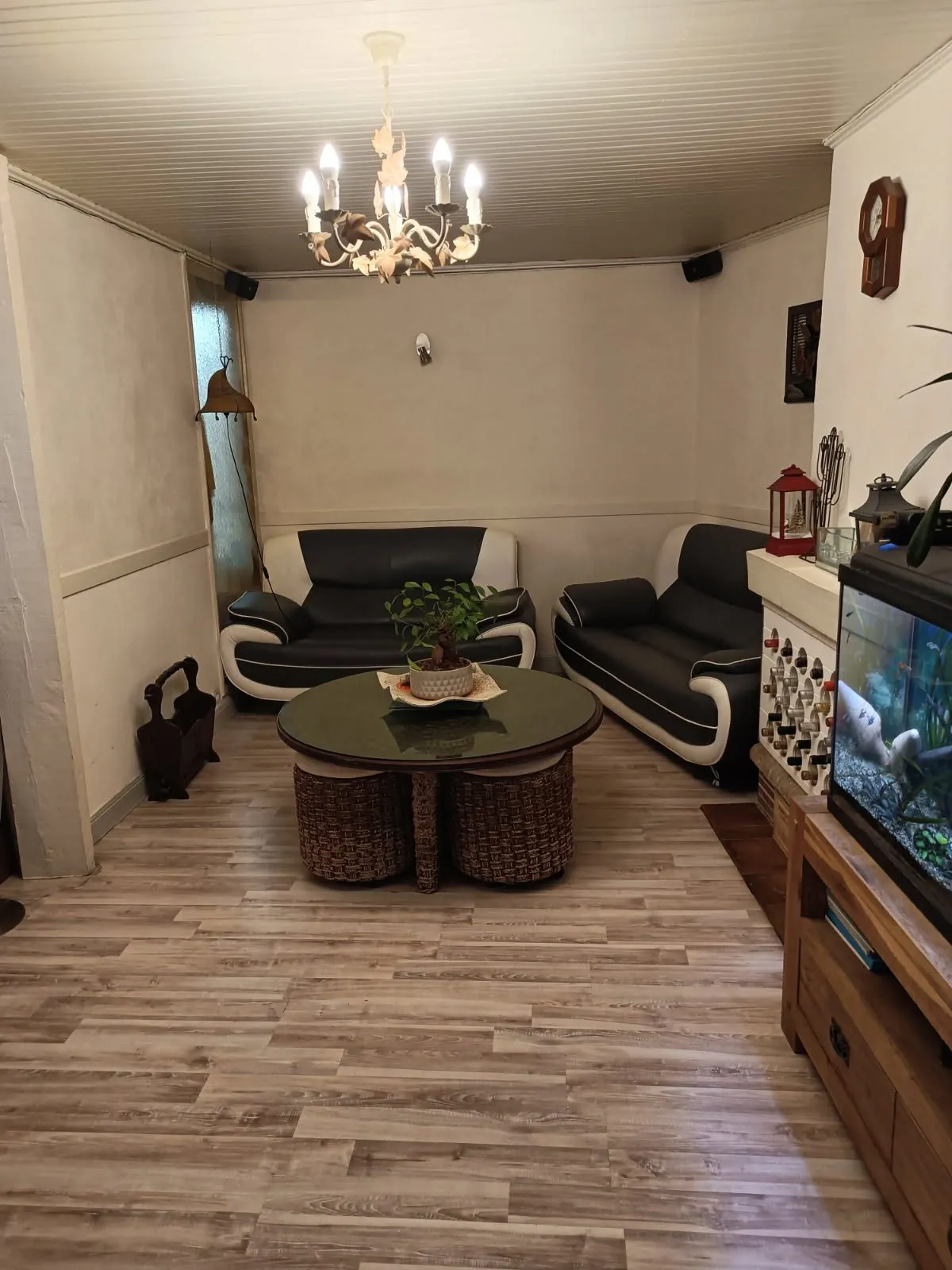 Fonds de commerce bar-restaurant avec logement à Murat, Cantal - Affaire à saisir 
