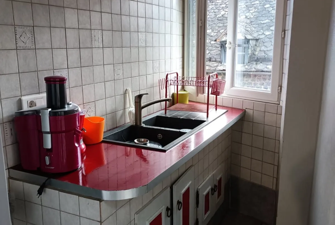 Fonds de commerce bar-restaurant avec logement à Murat, Cantal - Affaire à saisir 
