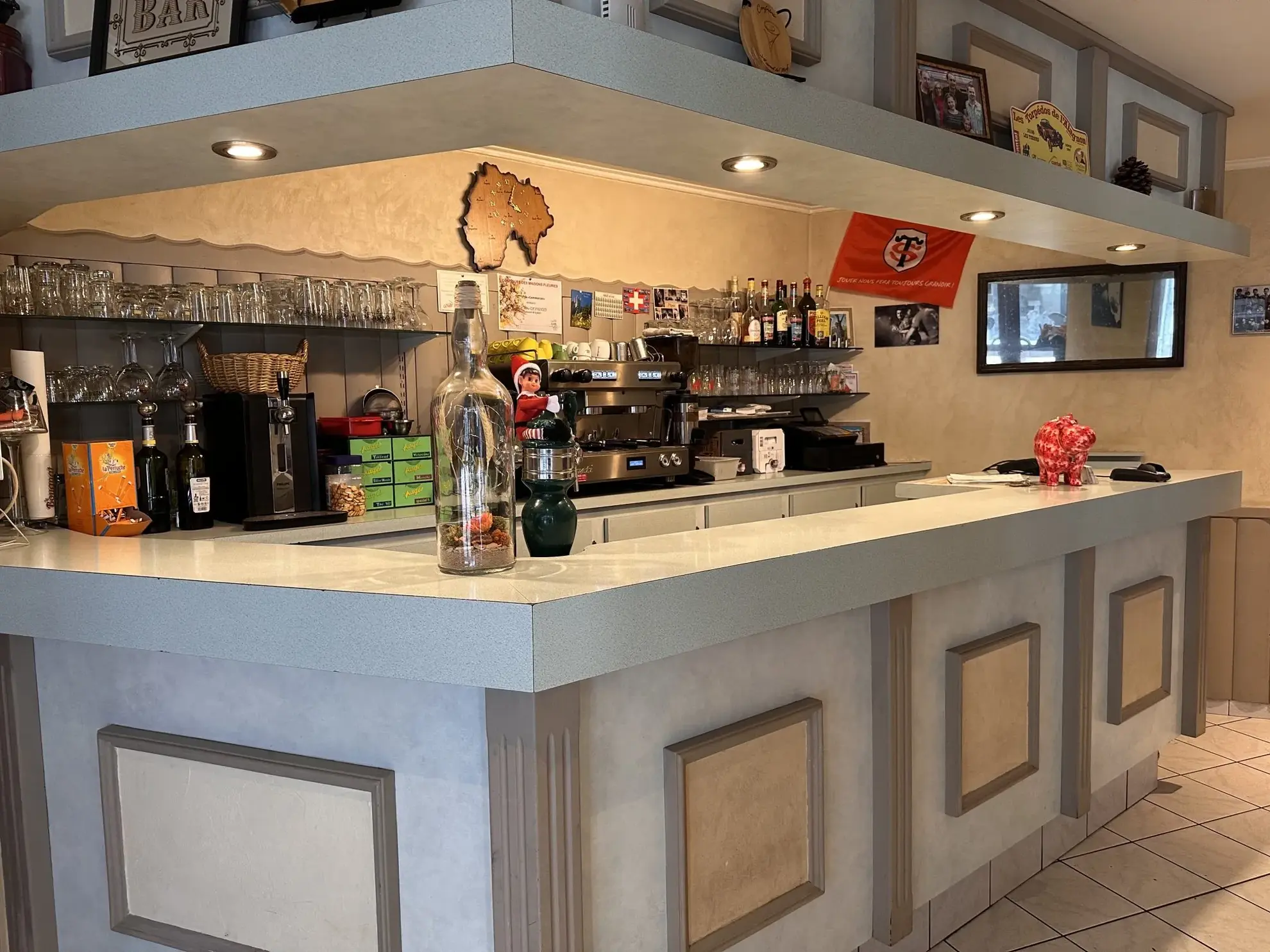 Fonds de commerce bar-restaurant avec logement à Murat, Cantal - Affaire à saisir 