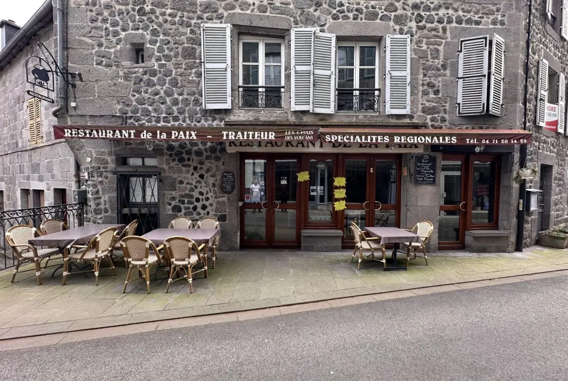 Fonds de commerce bar-restaurant avec logement à Murat, Cantal - Affaire à saisir 