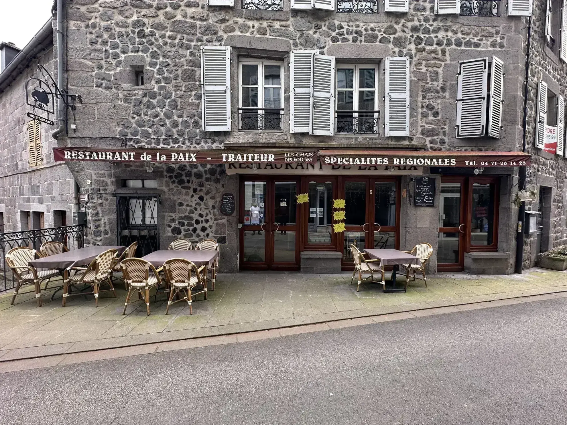 Fonds de commerce bar-restaurant avec logement à Murat, Cantal - Affaire à saisir 